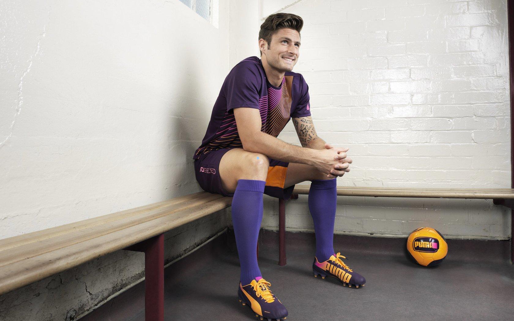 欧冠3-0大捷！纽卡斯尔强势爆发，完胜前冠军埃因霍温终结不胜颓势